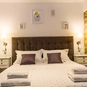 Xiv Century 3* Kastela
