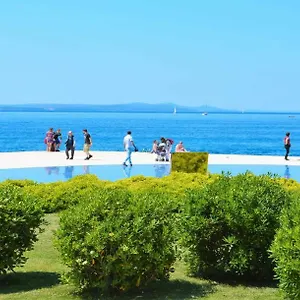 & Room's Anni 3* Zadar